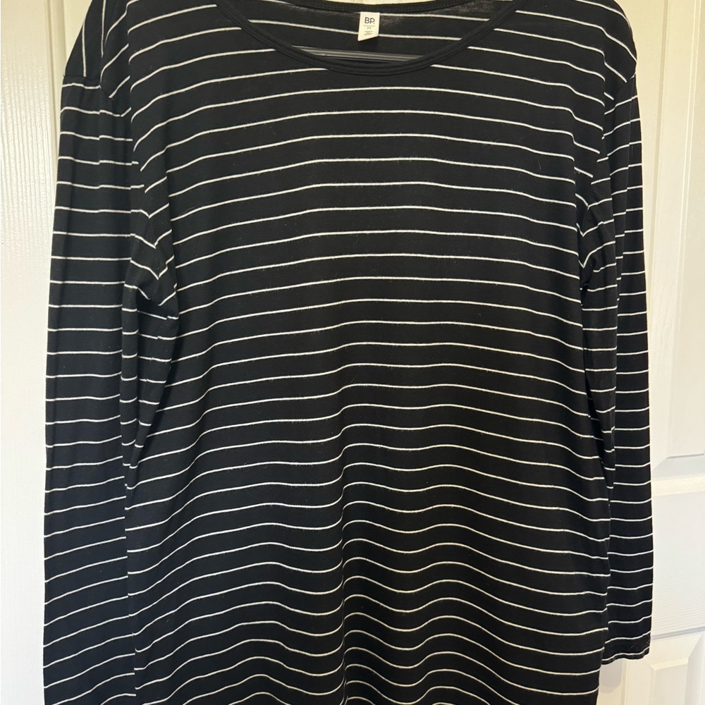 BP Size M Black and White Striped Side Slit Tee Nordstrom’s